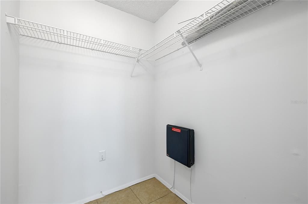 For Sale: $114,900 (2 beds, 2 baths, 915 Square Feet)