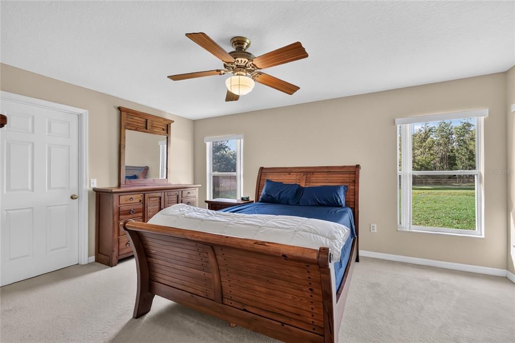 For Sale: $345,000 (3 beds, 2 baths, 1714 Square Feet)