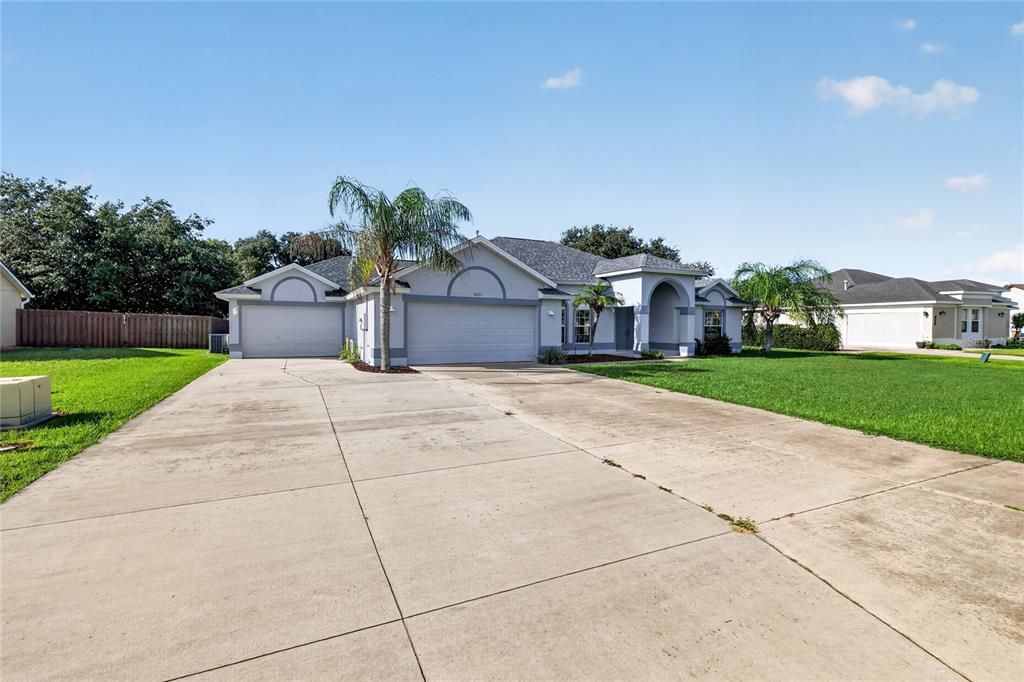 For Sale: $345,000 (3 beds, 2 baths, 1714 Square Feet)