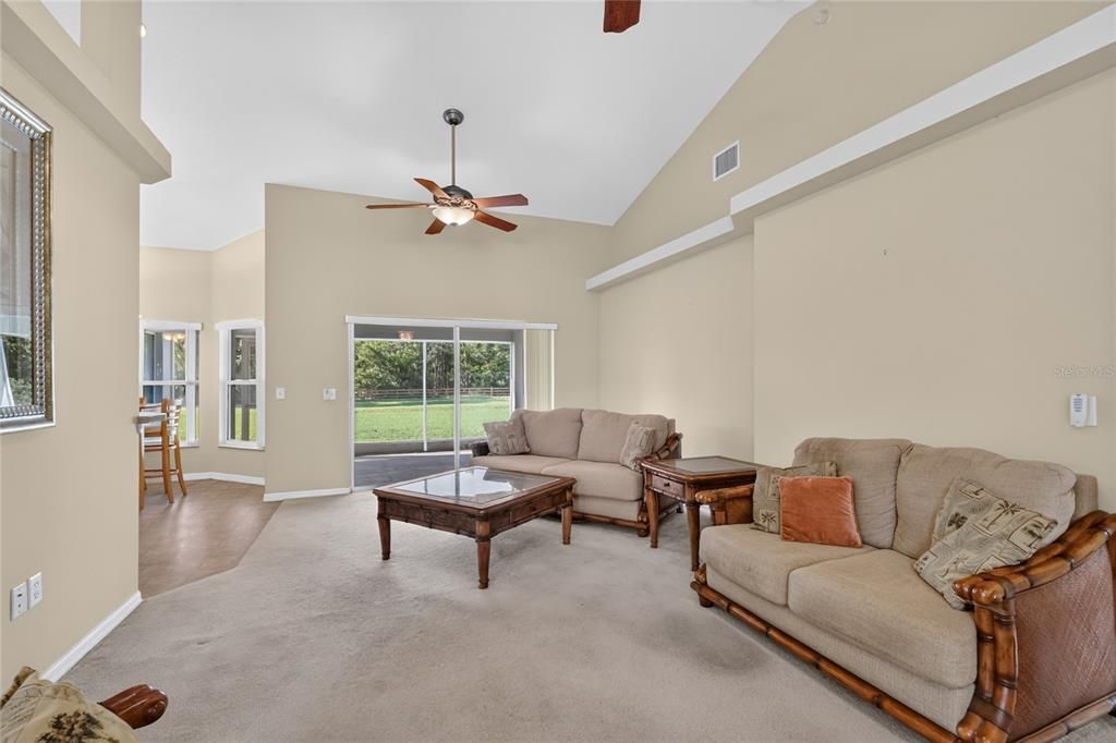For Sale: $345,000 (3 beds, 2 baths, 1714 Square Feet)