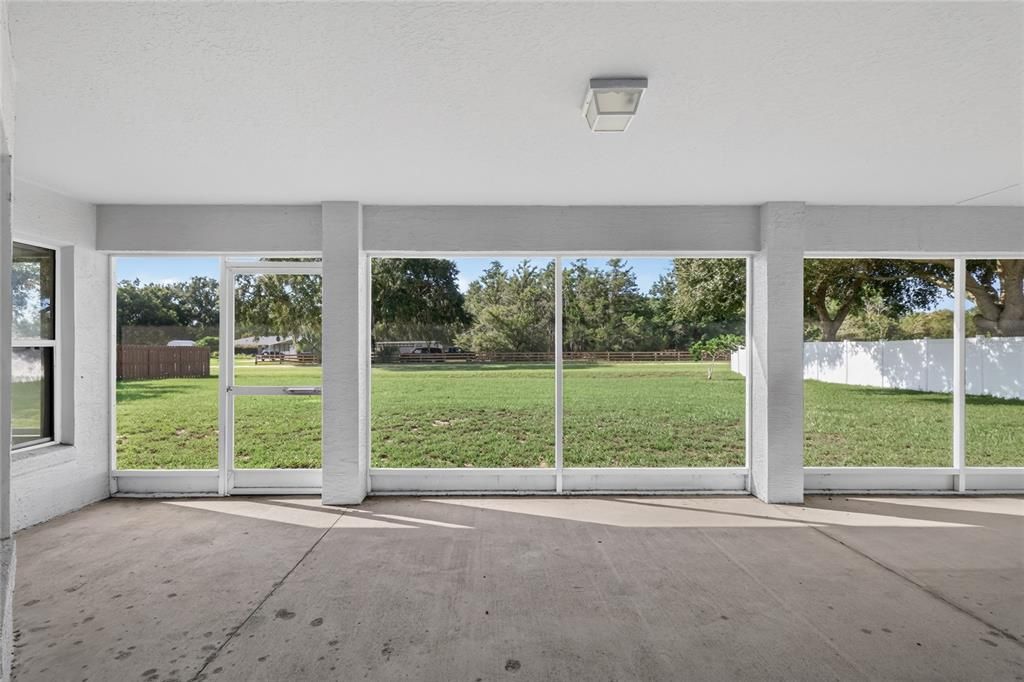 For Sale: $345,000 (3 beds, 2 baths, 1714 Square Feet)