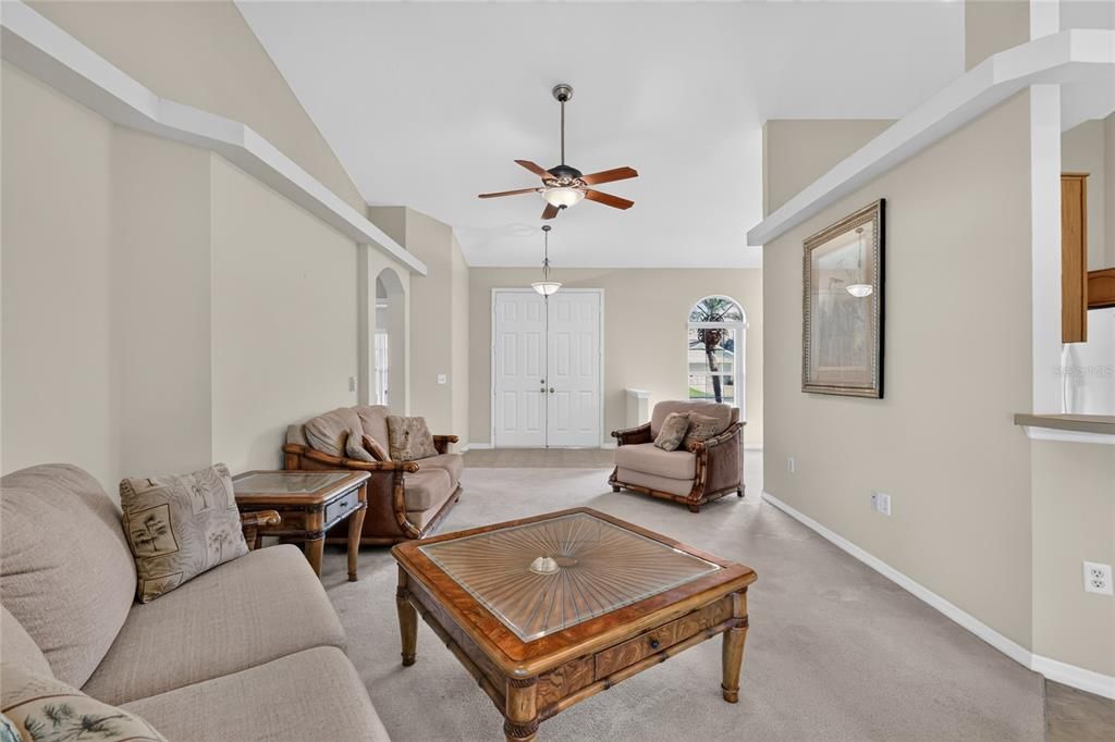 For Sale: $345,000 (3 beds, 2 baths, 1714 Square Feet)
