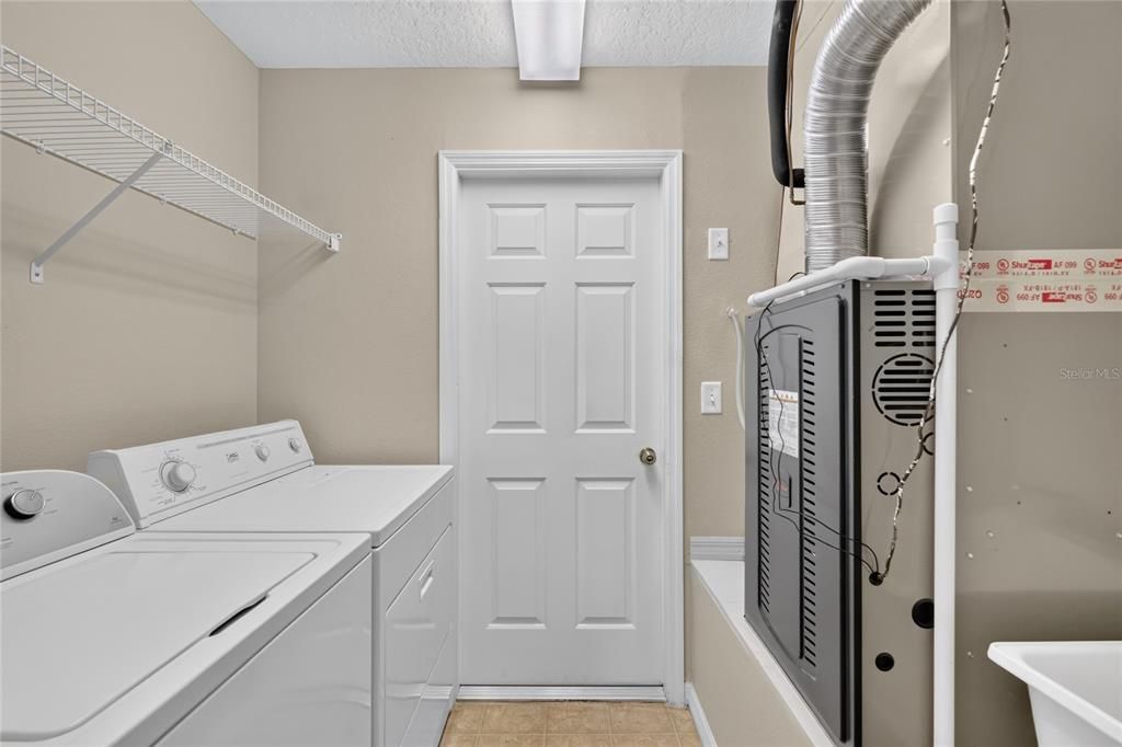 For Sale: $345,000 (3 beds, 2 baths, 1714 Square Feet)