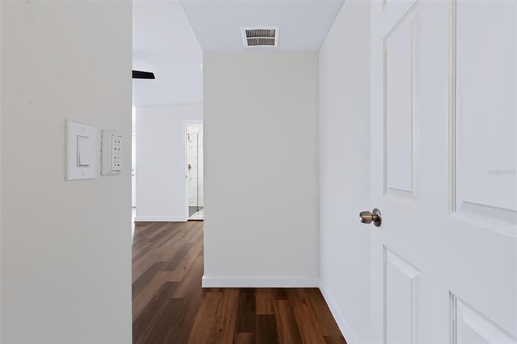 На продажу: $449,900 (4 спален, 2 ванн, 1722 Квадратных фут)