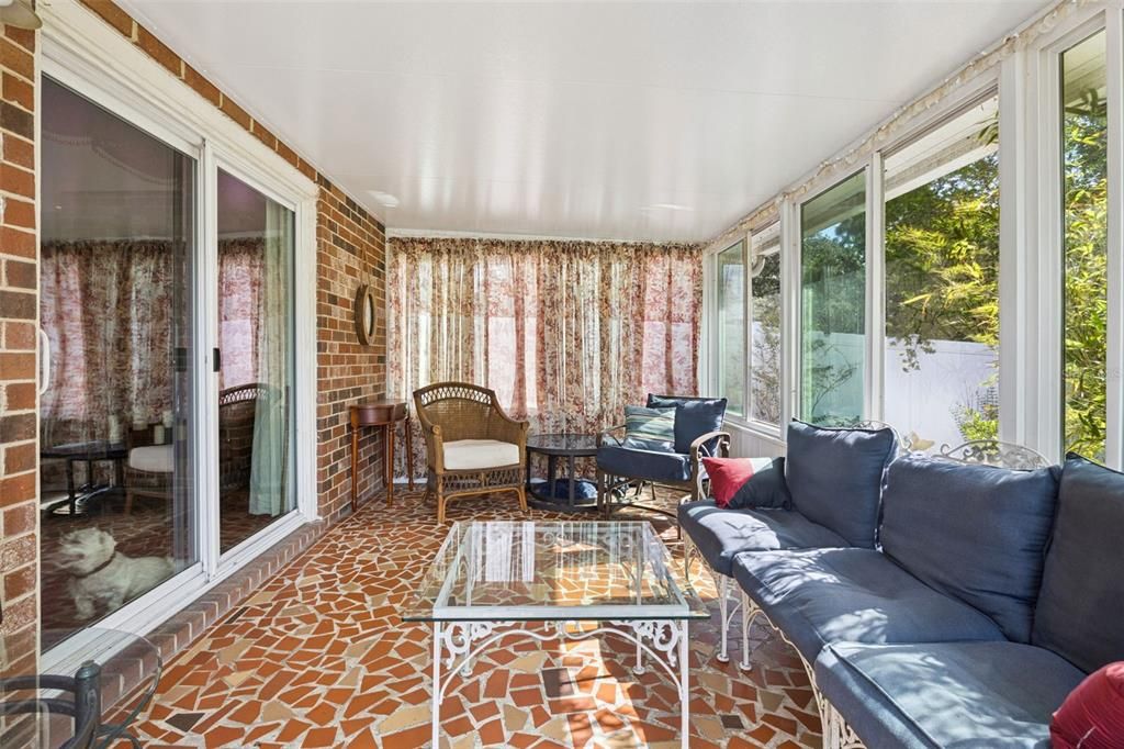For Sale: $279,900 (2 beds, 2 baths, 1463 Square Feet)