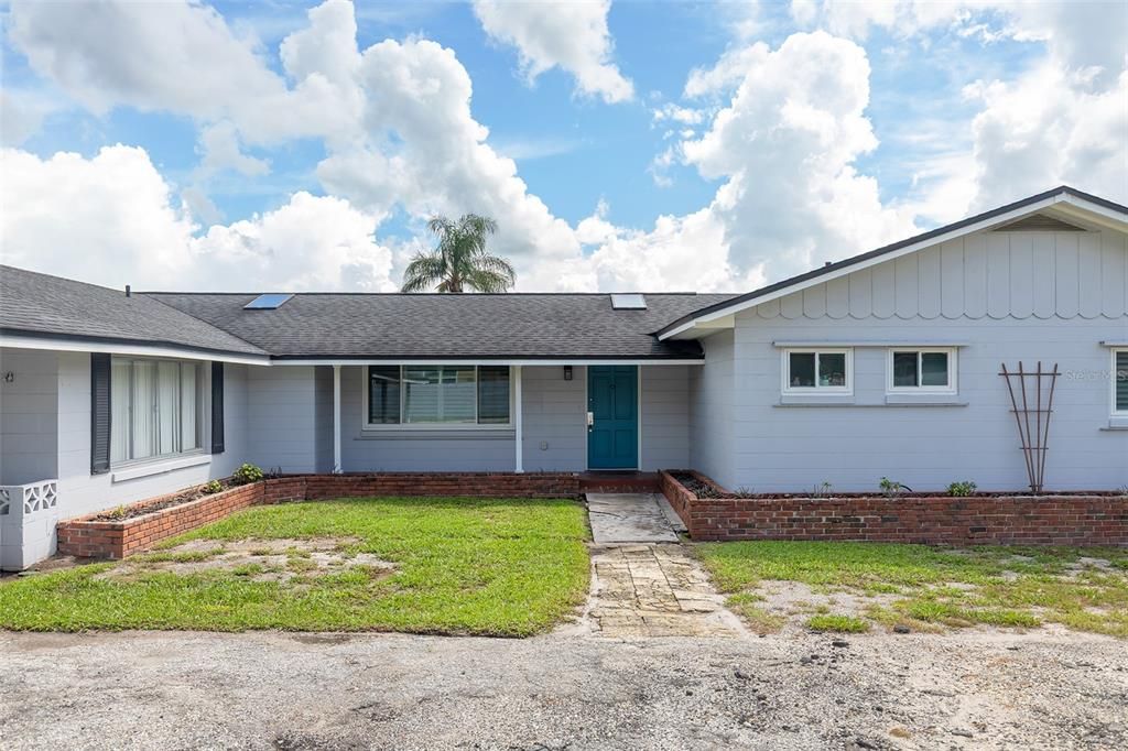 For Sale: $1,225,000 (4 beds, 2 baths, 2665 Square Feet)