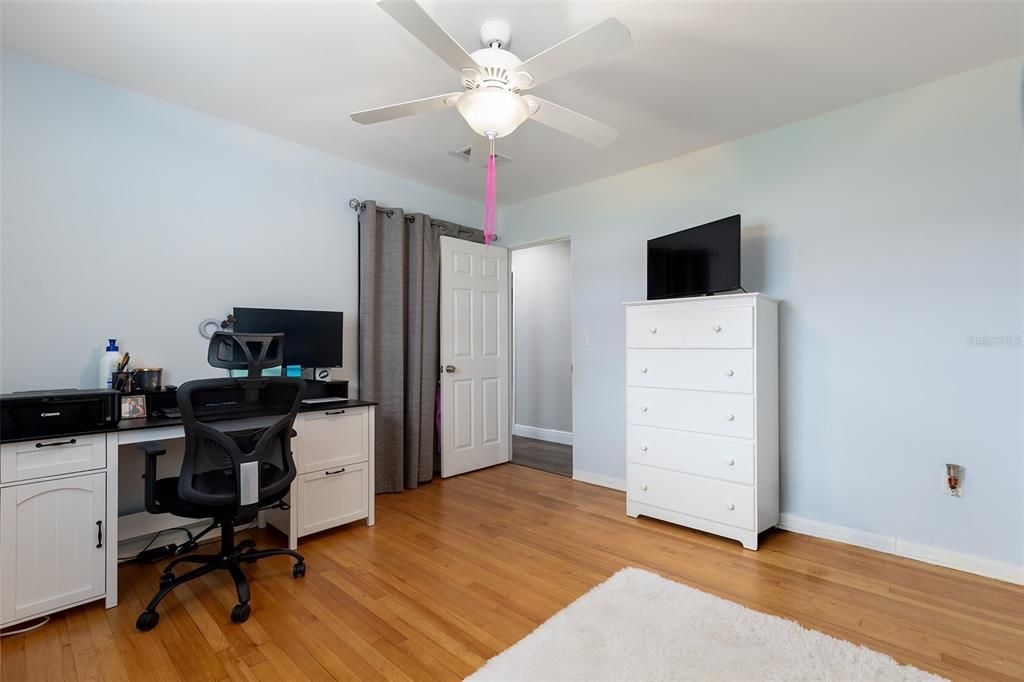 For Sale: $1,225,000 (4 beds, 2 baths, 2665 Square Feet)