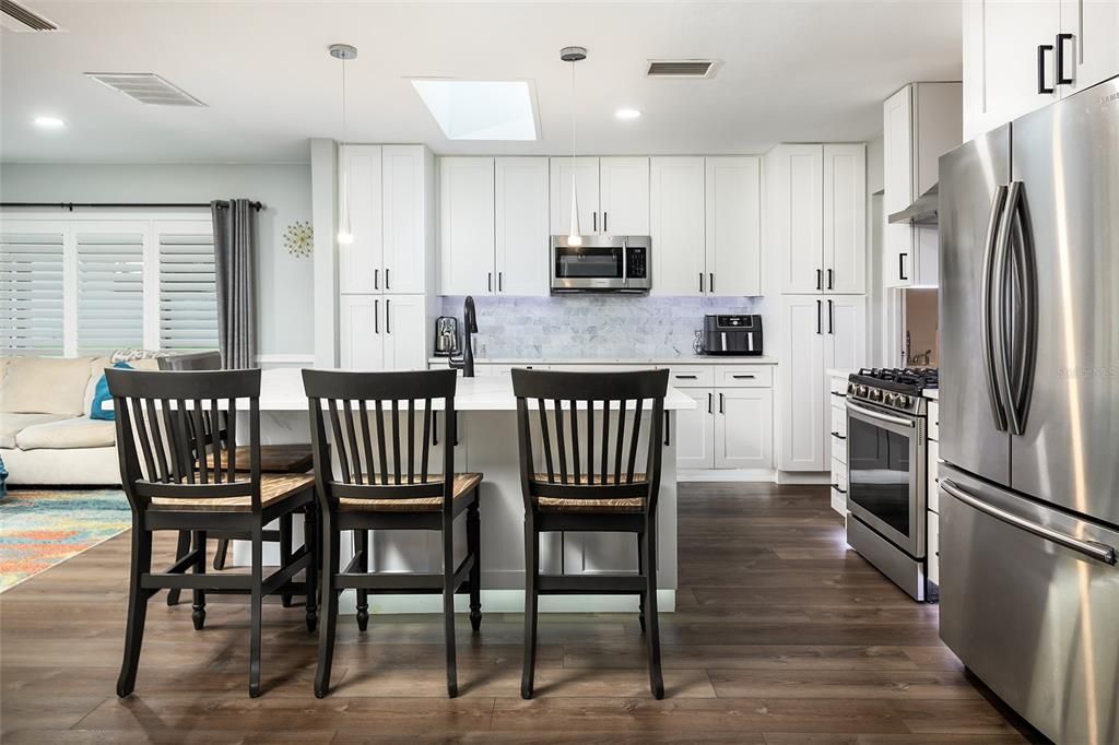 For Sale: $1,225,000 (4 beds, 2 baths, 2665 Square Feet)