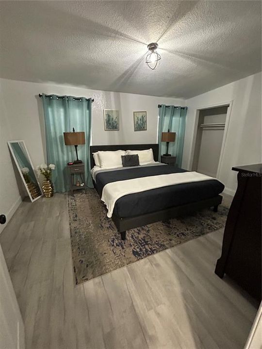 For Rent: $2,000 (3 beds, 2 baths, 1043 Square Feet)