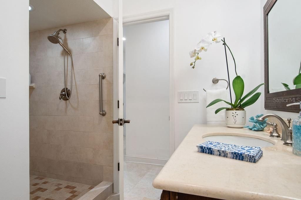 En Venta: $2,095,000 (4 camas, 4 baños, 3776 Pies cuadrados)