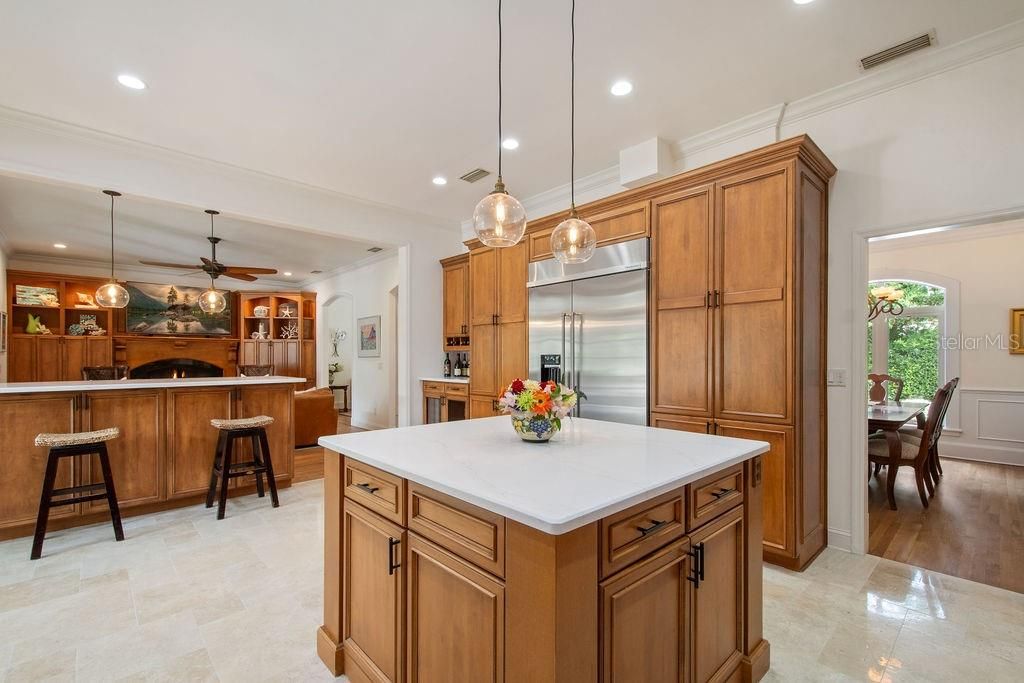 En Venta: $2,095,000 (4 camas, 4 baños, 3776 Pies cuadrados)