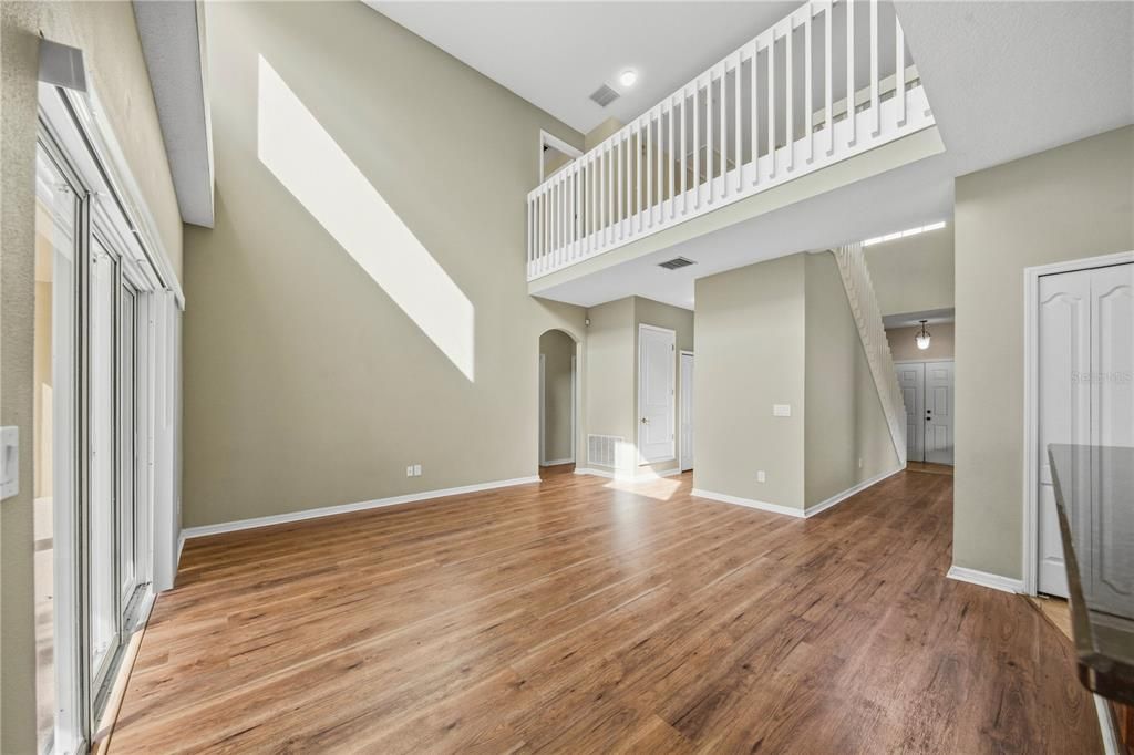 For Sale: $579,000 (5 beds, 3 baths, 2453 Square Feet)