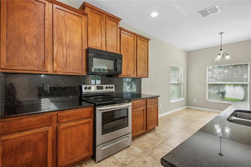 For Sale: $579,000 (5 beds, 3 baths, 2453 Square Feet)
