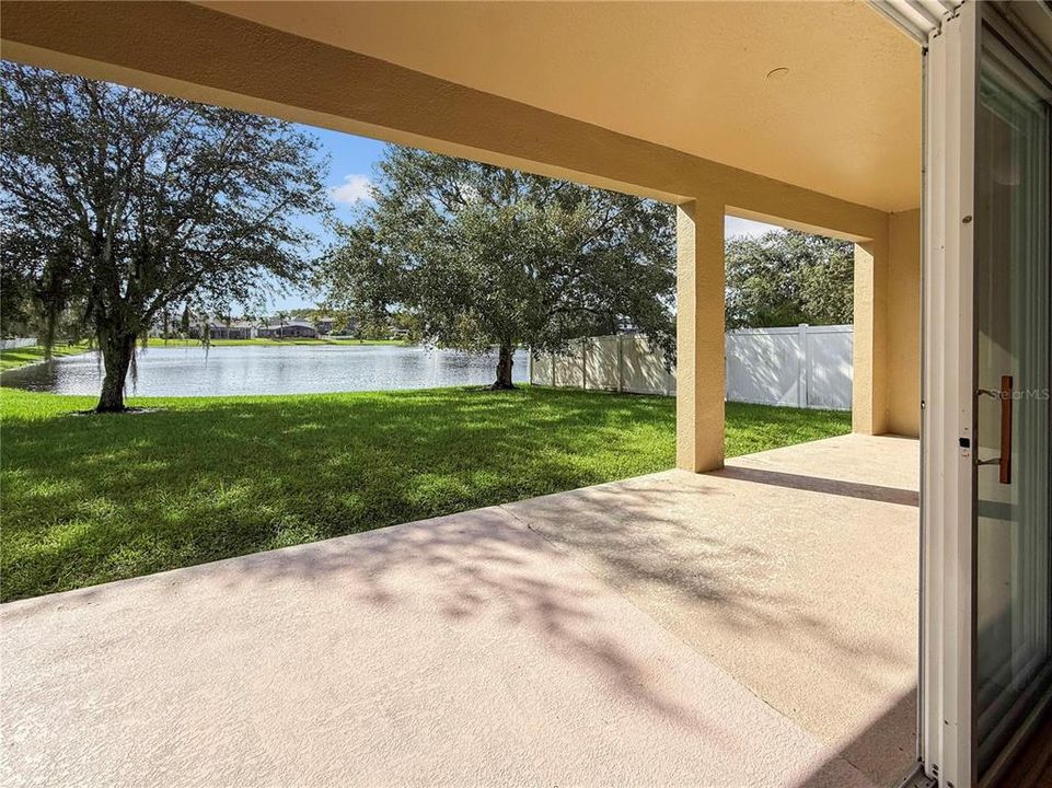 For Sale: $579,000 (5 beds, 3 baths, 2453 Square Feet)
