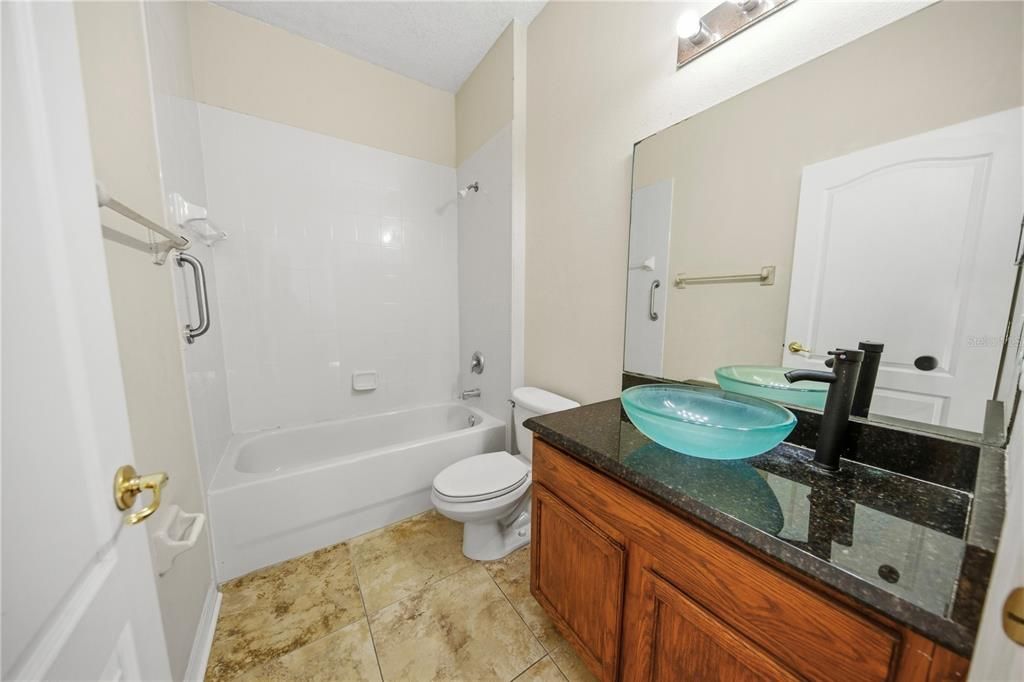 For Sale: $579,000 (5 beds, 3 baths, 2453 Square Feet)