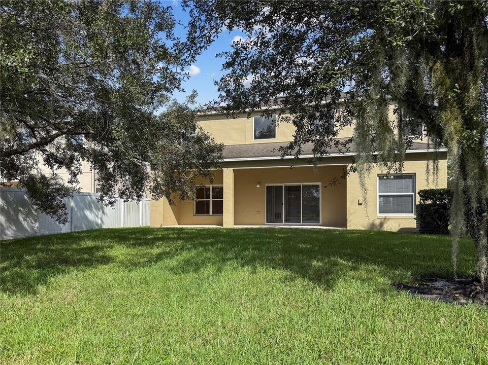 For Sale: $579,000 (5 beds, 3 baths, 2453 Square Feet)