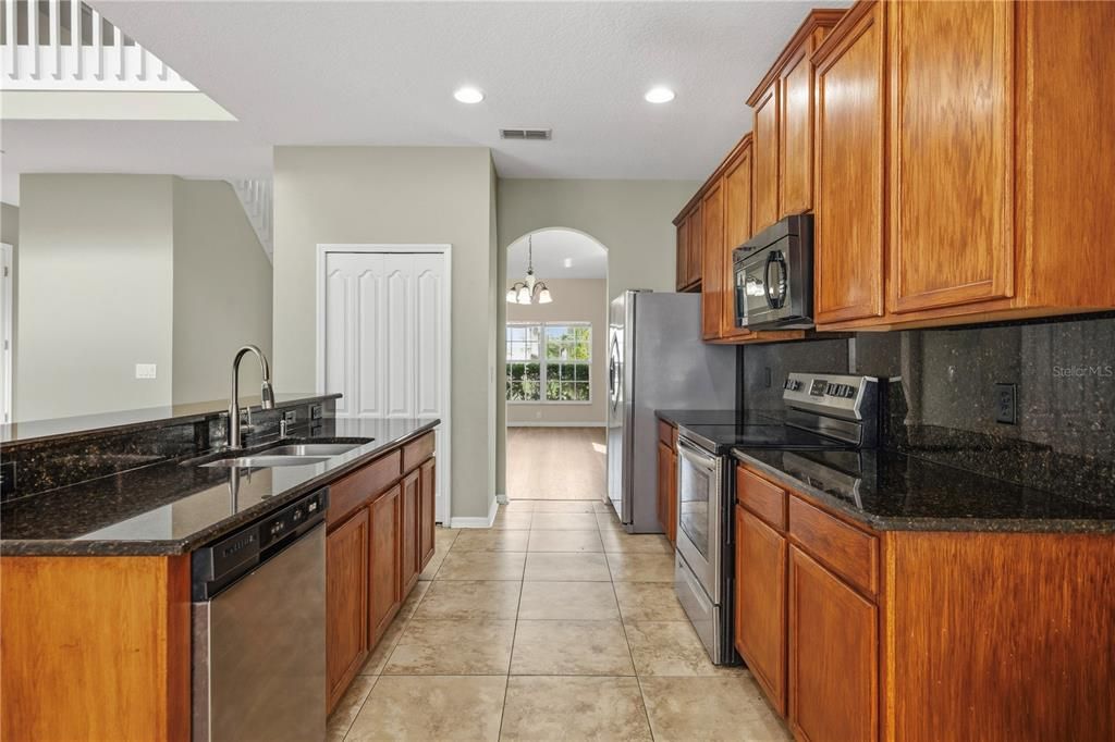For Sale: $579,000 (5 beds, 3 baths, 2453 Square Feet)