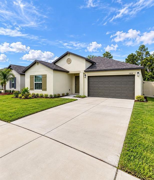For Sale: $324,900 (4 beds, 2 baths, 1918 Square Feet)