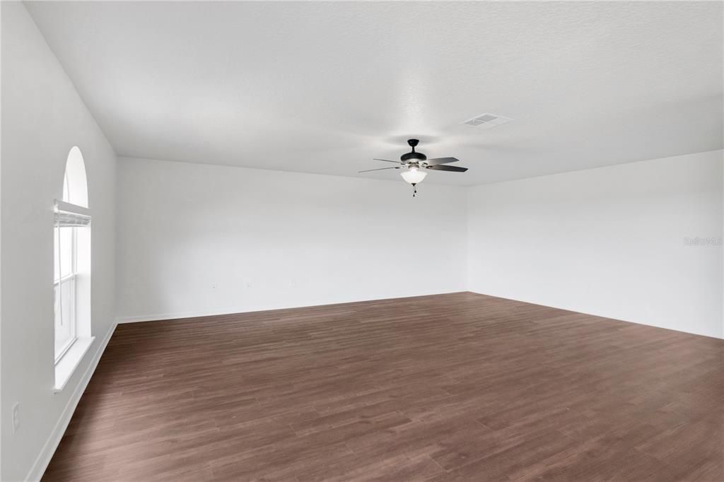 For Sale: $399,900 (4 beds, 3 baths, 3010 Square Feet)