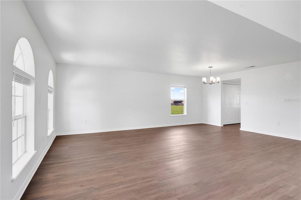 For Sale: $399,900 (4 beds, 3 baths, 3010 Square Feet)