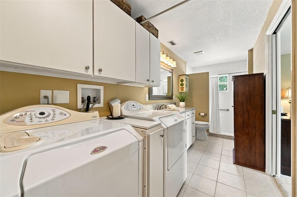 For Sale: $1,075,000 (4 beds, 3 baths, 3379 Square Feet)