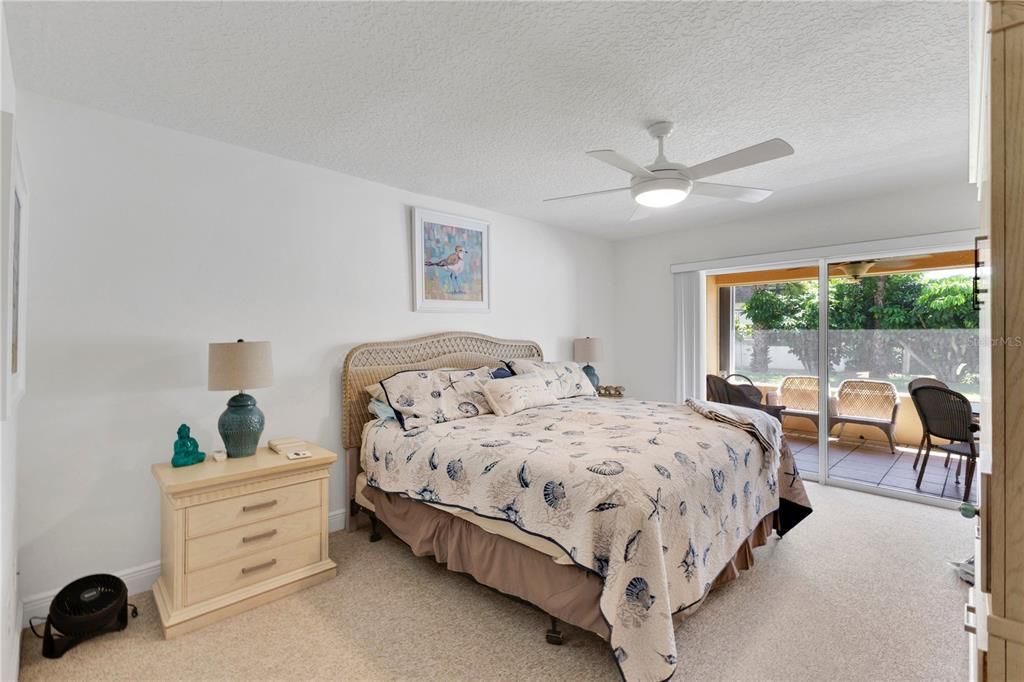 For Sale: $499,900 (3 beds, 3 baths, 2562 Square Feet)