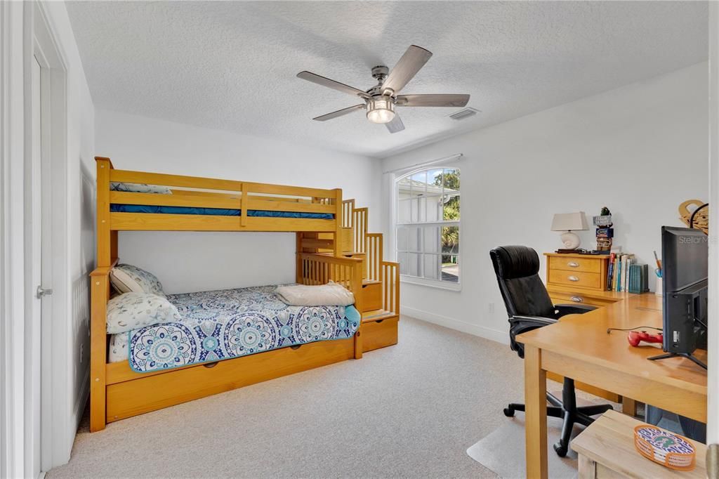 For Sale: $499,900 (3 beds, 3 baths, 2562 Square Feet)