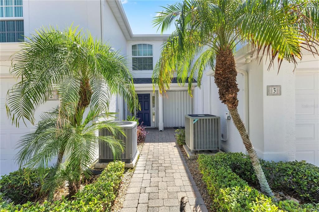 For Sale: $499,900 (3 beds, 3 baths, 2562 Square Feet)