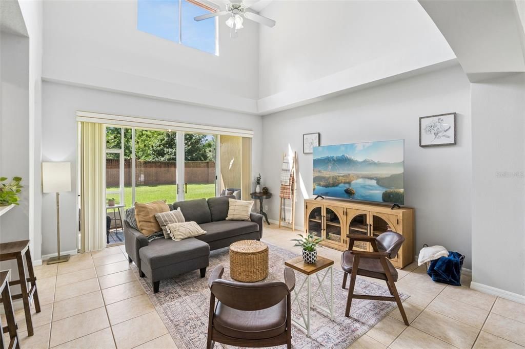 For Sale: $350,000 (2 beds, 2 baths, 1903 Square Feet)