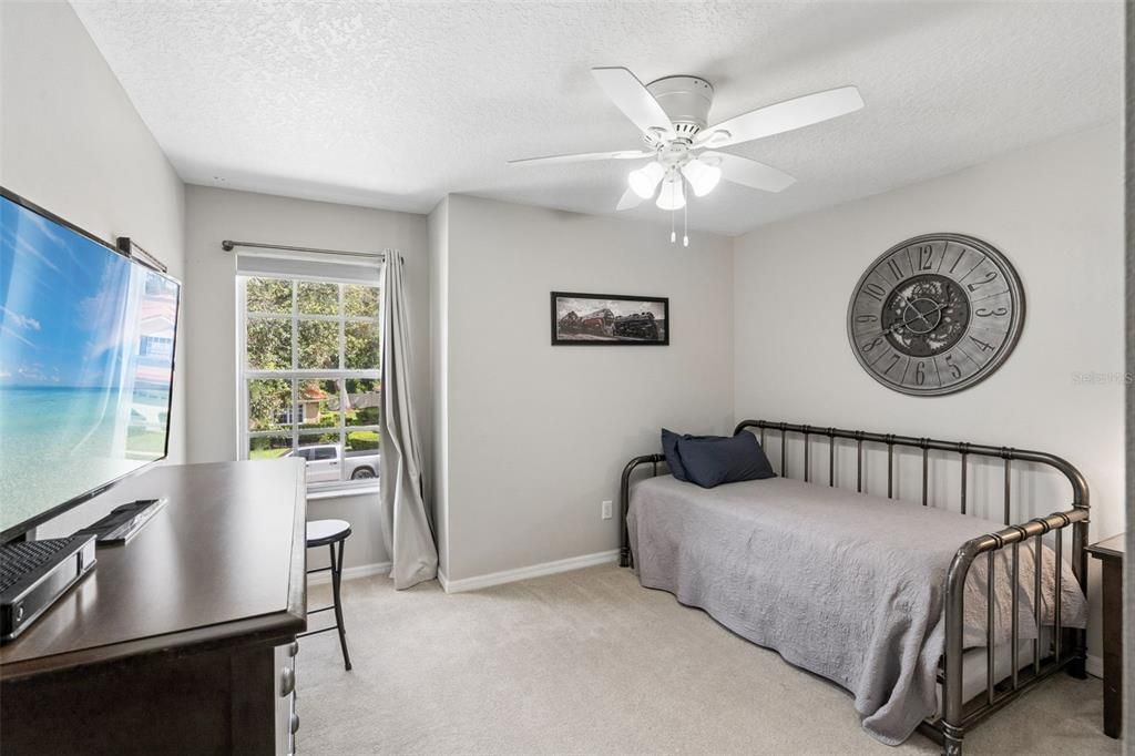For Sale: $350,000 (2 beds, 2 baths, 1903 Square Feet)