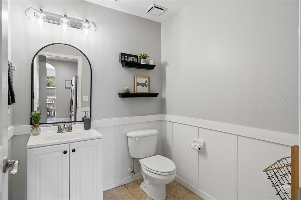 For Sale: $350,000 (2 beds, 2 baths, 1903 Square Feet)