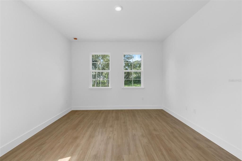 For Sale: $339,900 (4 beds, 3 baths, 1964 Square Feet)