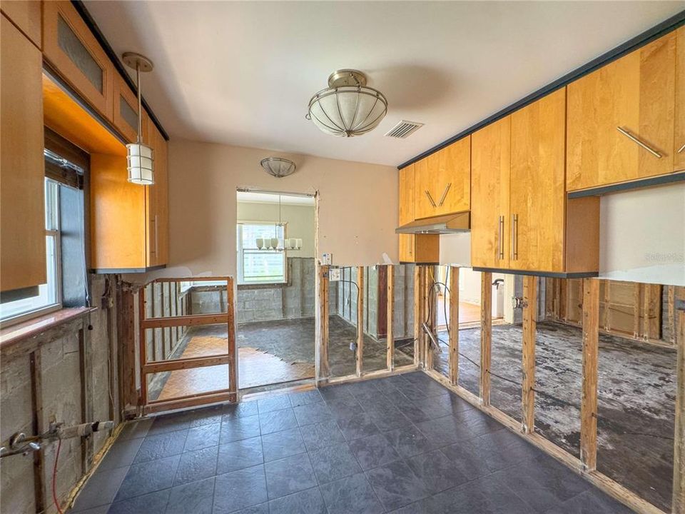 На продажу: $675,000 (3 спален, 2 ванн, 1425 Квадратных фут)