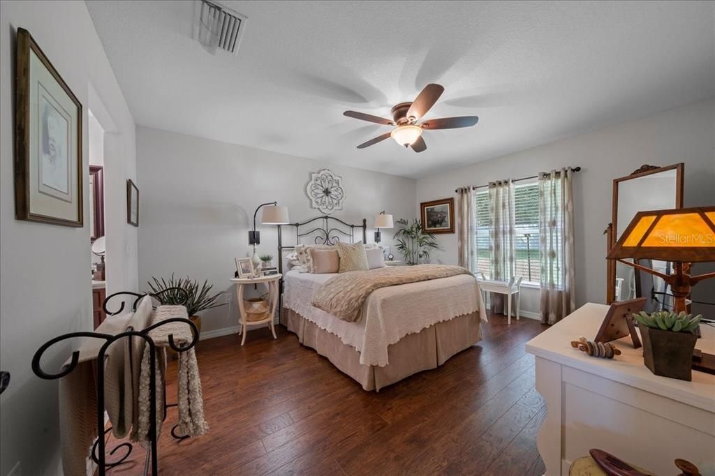 En Venta: $259,890 (3 camas, 2 baños, 1374 Pies cuadrados)