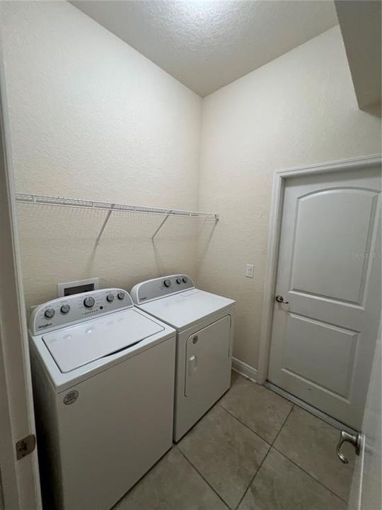 В аренду: $2,325 (4 спален, 2 ванн, 1825 Квадратных фут)
