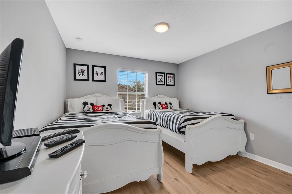 En Venta: $339,000 (4 camas, 3 baños, 1902 Pies cuadrados)