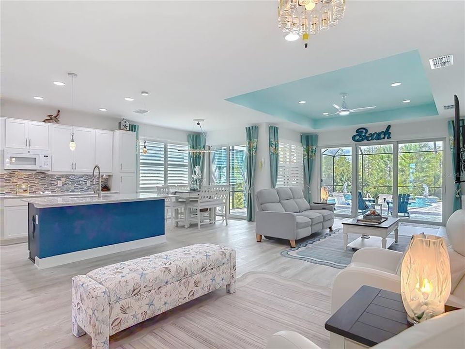 En Venta: $775,000 (2 camas, 2 baños, 2067 Pies cuadrados)