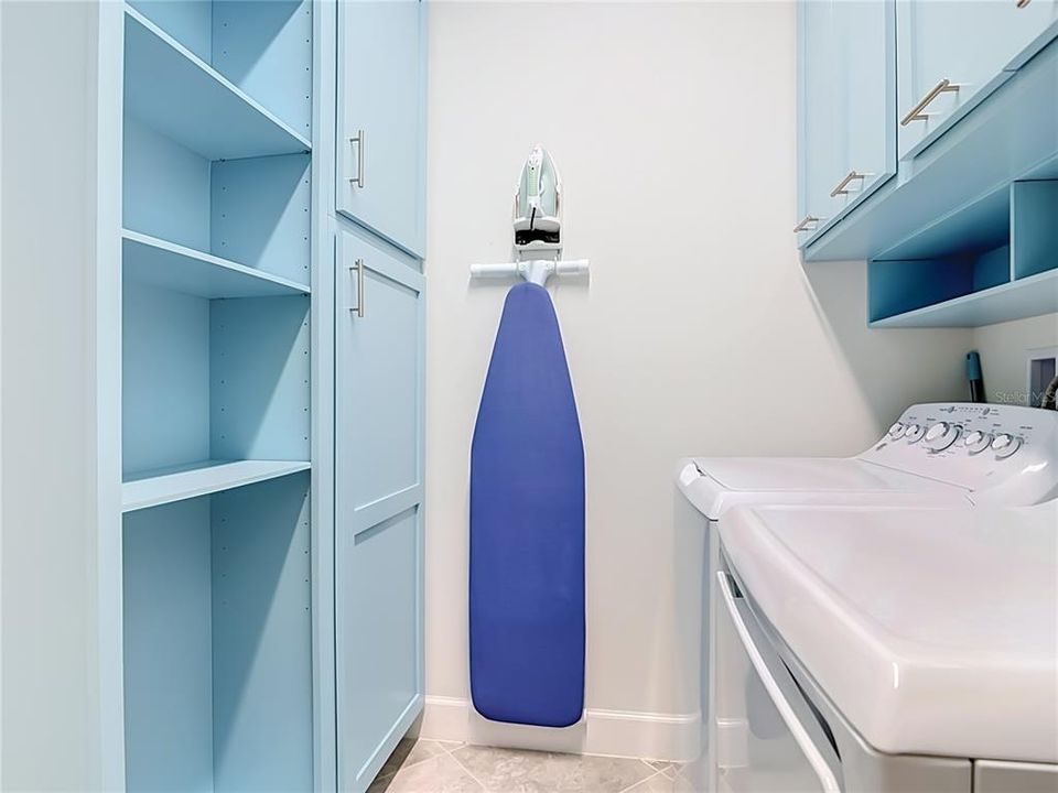 En Venta: $775,000 (2 camas, 2 baños, 2067 Pies cuadrados)