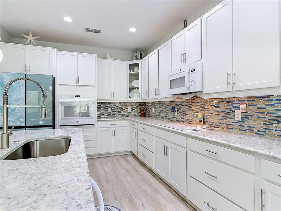 En Venta: $775,000 (2 camas, 2 baños, 2067 Pies cuadrados)