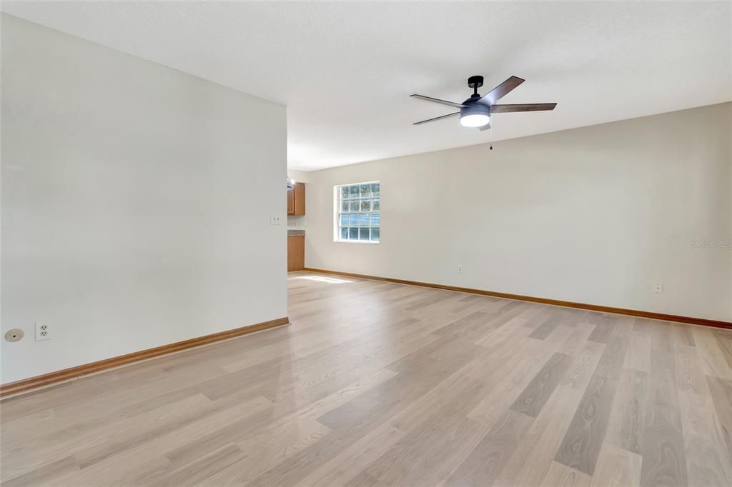 En Venta: $247,000 (2 camas, 2 baños, 1100 Pies cuadrados)