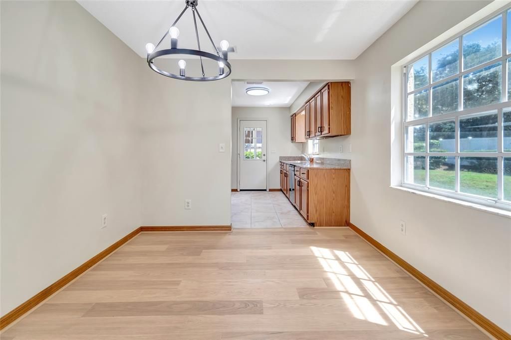 En Venta: $247,000 (2 camas, 2 baños, 1100 Pies cuadrados)