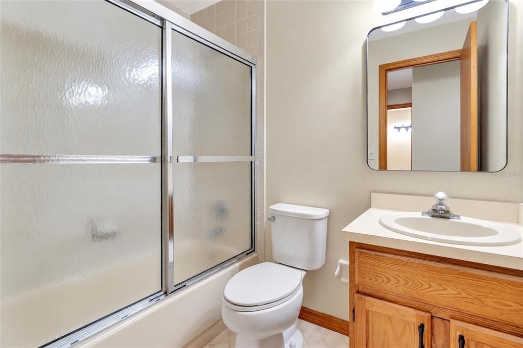 En Venta: $247,000 (2 camas, 2 baños, 1100 Pies cuadrados)