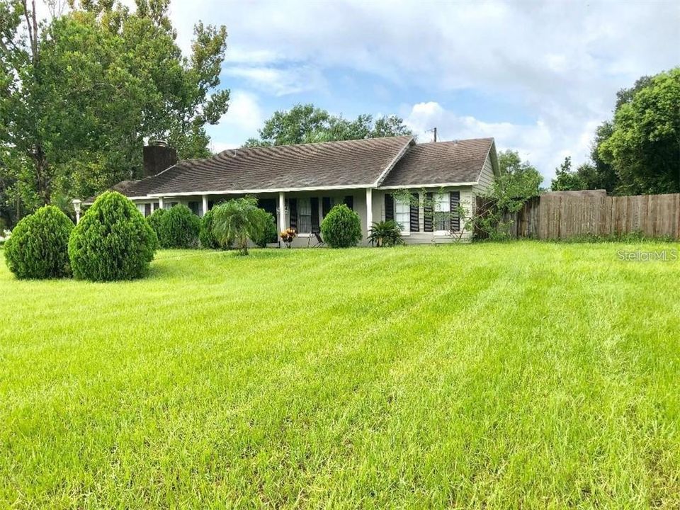 For Rent: $2,600 (3 beds, 2 baths, 1948 Square Feet)