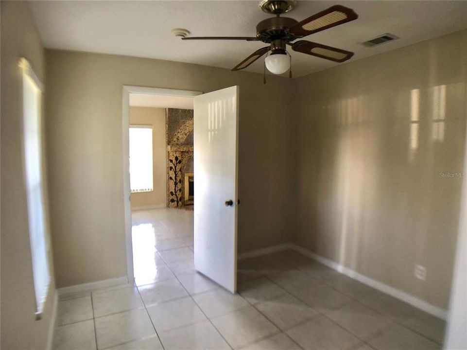 For Rent: $2,600 (3 beds, 2 baths, 1948 Square Feet)