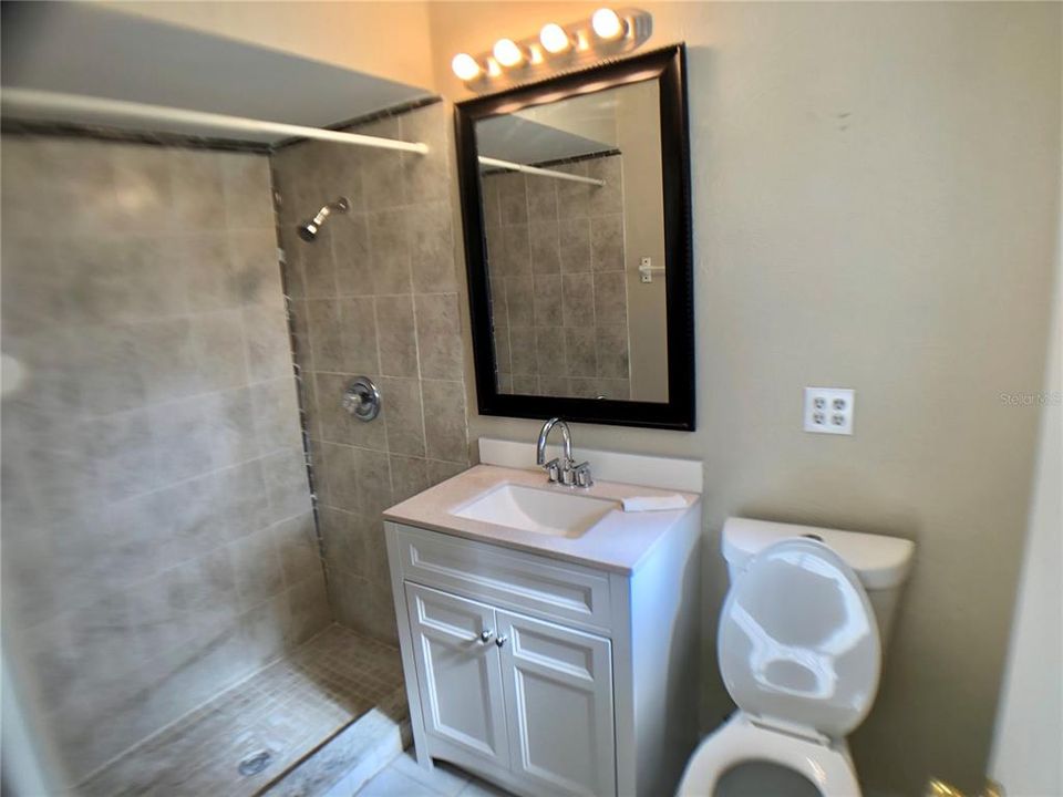 For Rent: $2,600 (3 beds, 2 baths, 1948 Square Feet)