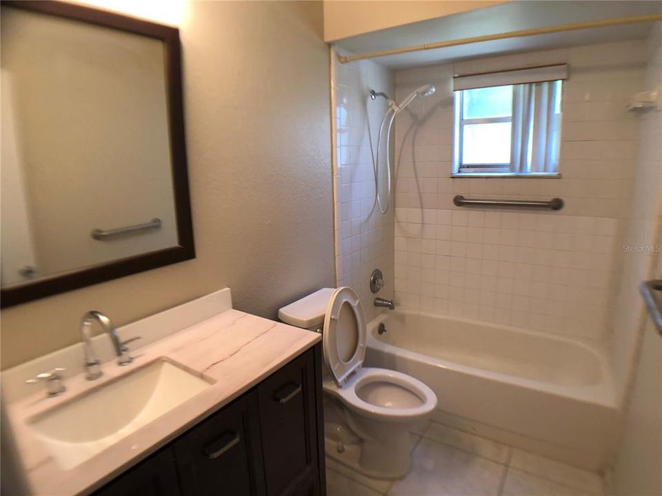 For Rent: $2,600 (3 beds, 2 baths, 1948 Square Feet)