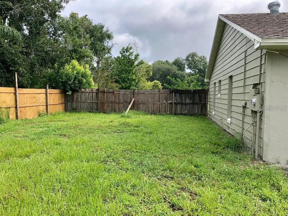 For Rent: $2,600 (3 beds, 2 baths, 1948 Square Feet)