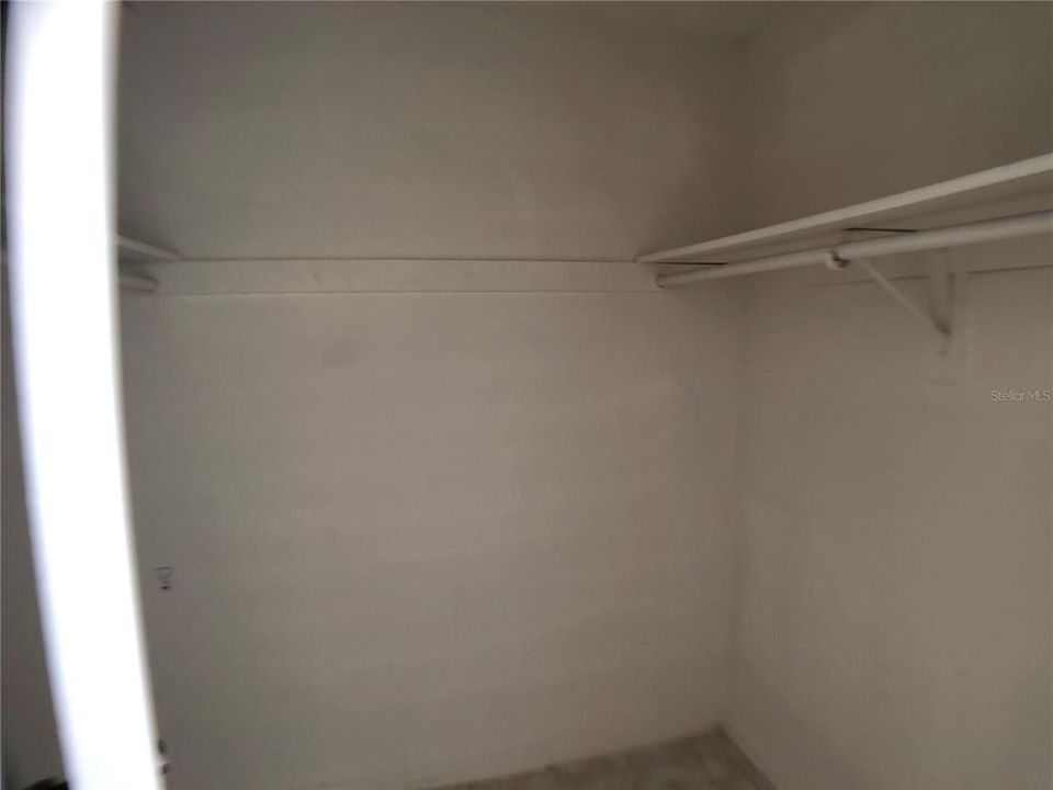 For Rent: $2,600 (3 beds, 2 baths, 1948 Square Feet)