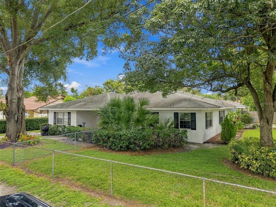 For Sale: $765,000 (10 beds, 0 baths, 2666 Square Feet)