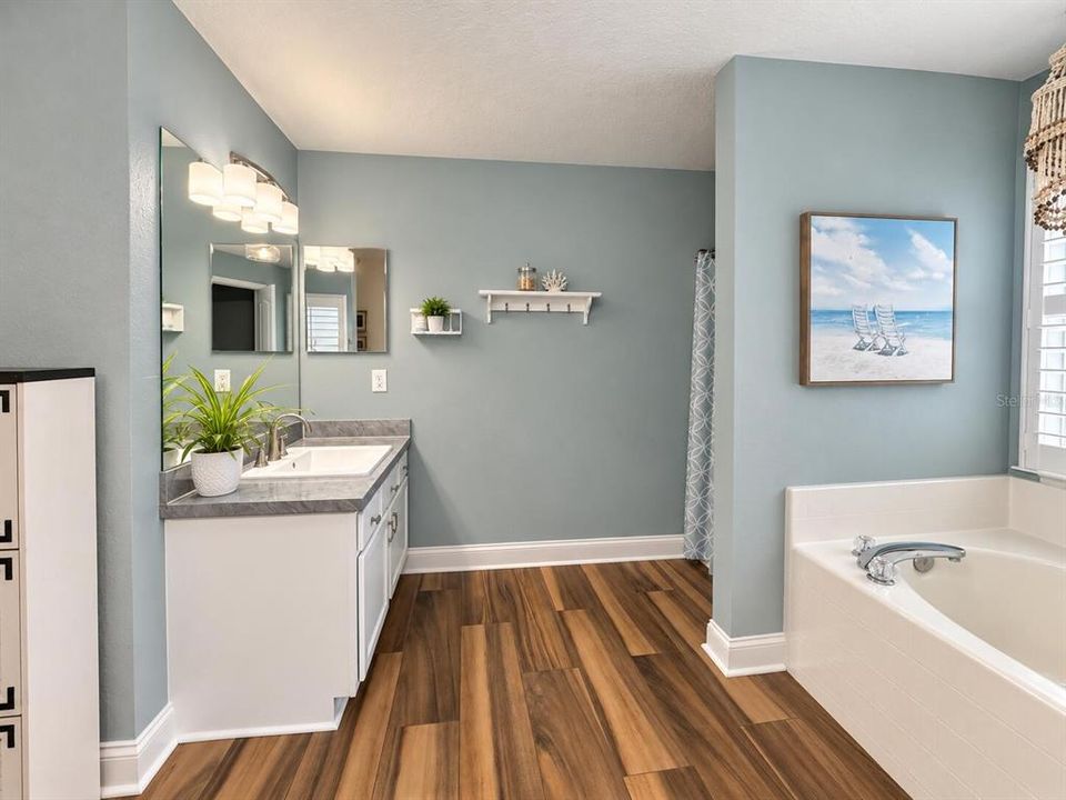 En Venta: $589,000 (3 camas, 2 baños, 2035 Pies cuadrados)